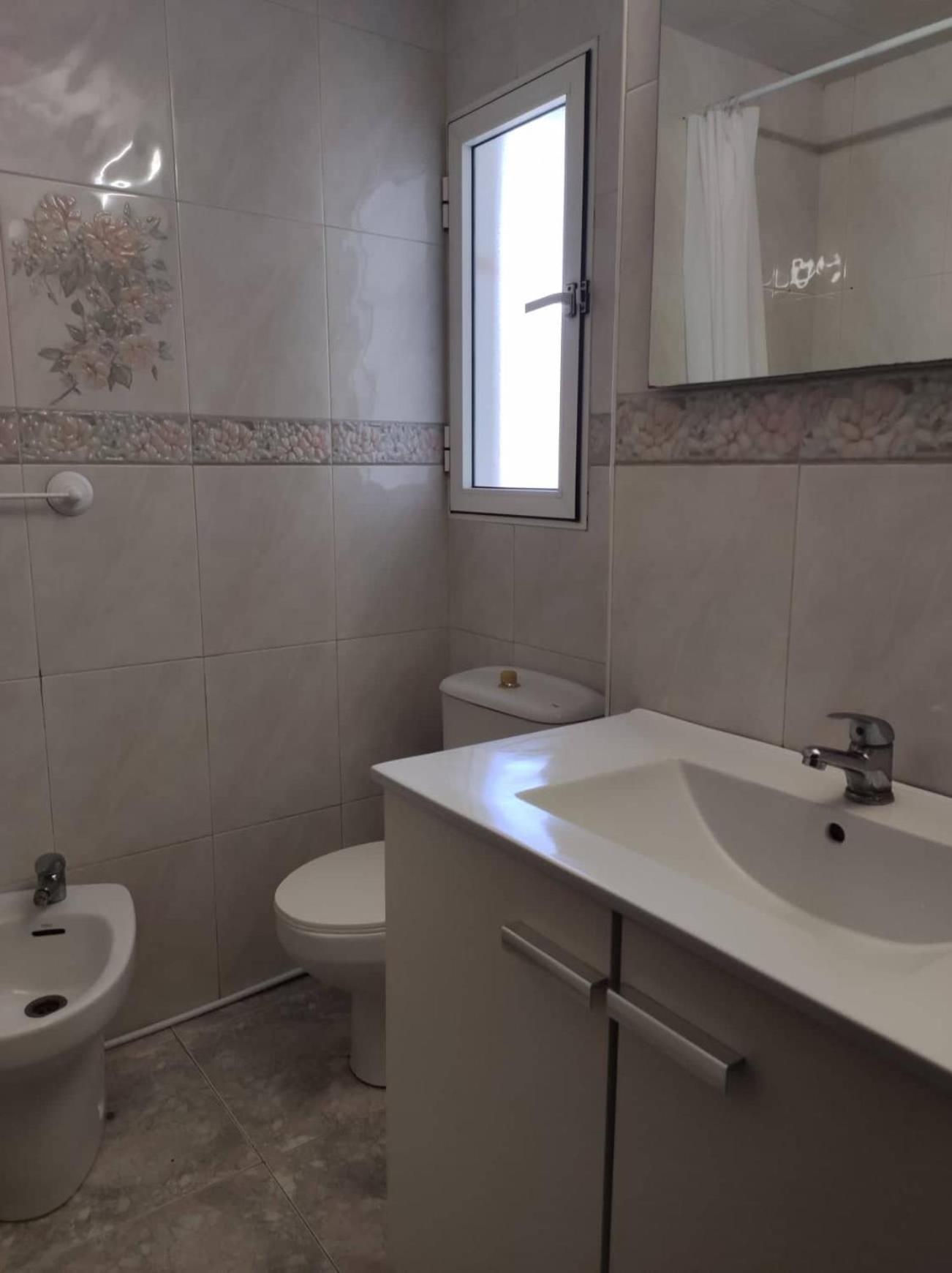 La Habitacion Del Piso Room In The Apartment Alicante Extérieur photo